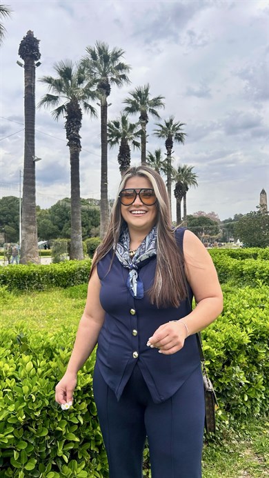 Gold Düğmeli Yelekli Takım