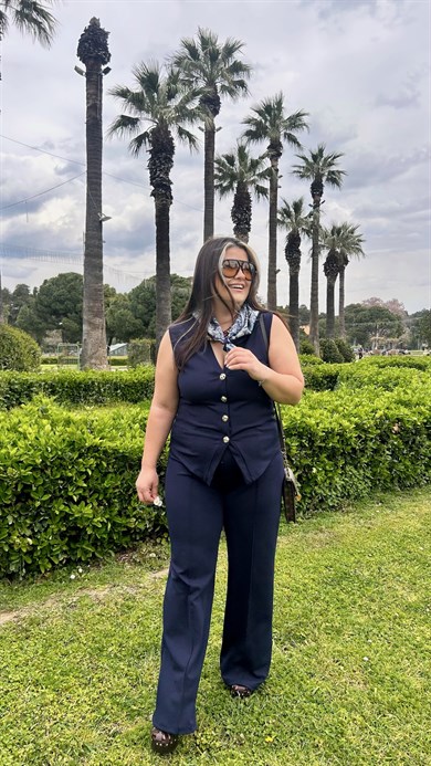 Gold Düğmeli Yelekli Takım