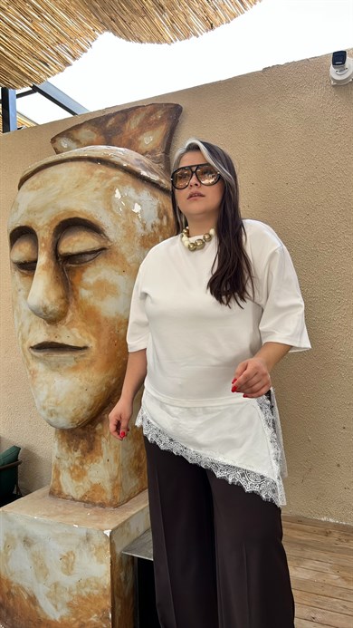 Krem Dantel Detaylı Bluz 