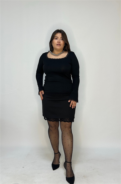 Siyah Dantel Detaylı Kare Yaka Modal Kumaş Bluz 