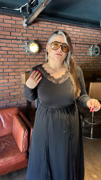 Siyah Dantel Dilimli Etek 