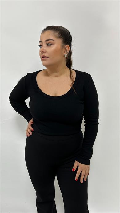 Siyah U yaka Bluz