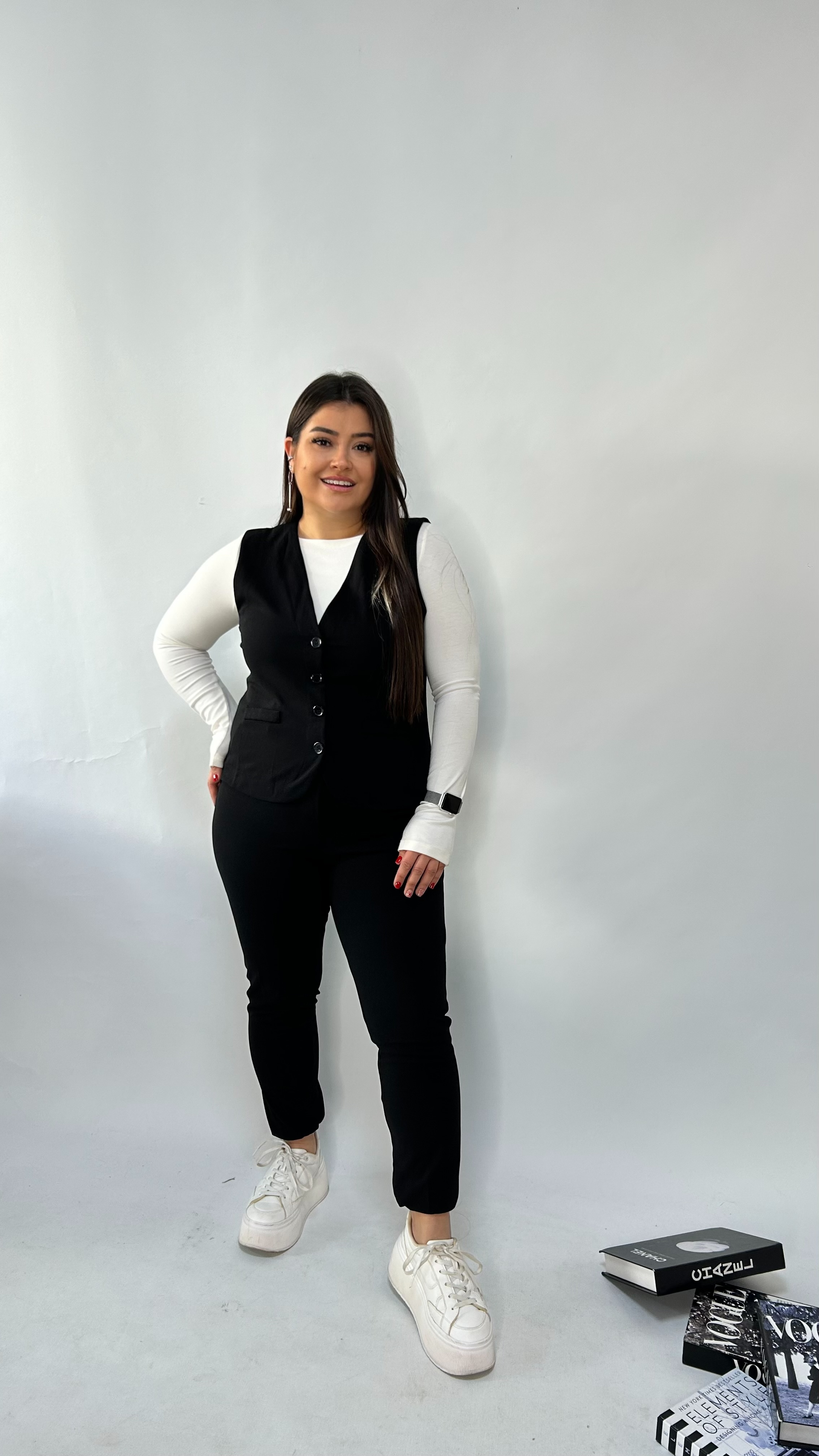 Sihirli Yeleklii Dar Paça Pantolon Takım - 2002