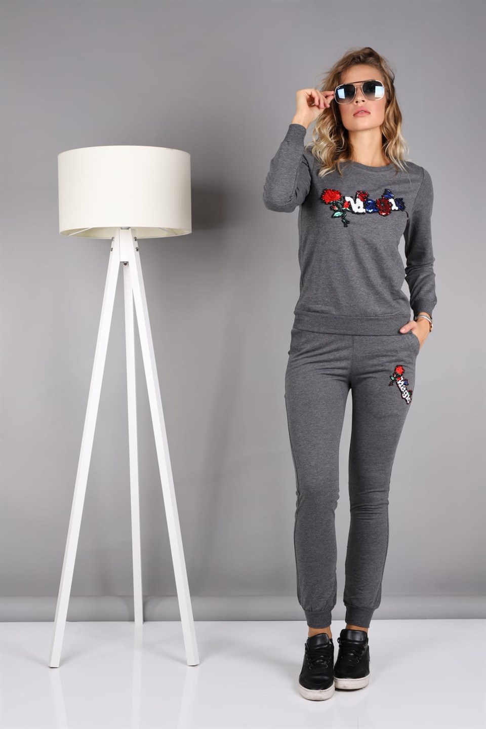 50394082 - Bayan Nakış Ve Pul Payet Detaylı Bisiklet Yaka Eşofman Takım -westbound