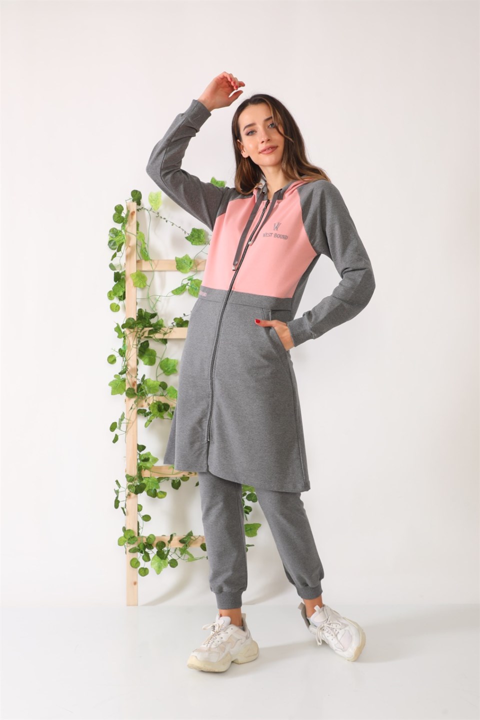 65757842 - Bayan Nakışlı Kapüşonlu Fermuarlı Tesettür Tunik Eşofman Takımı -westbound