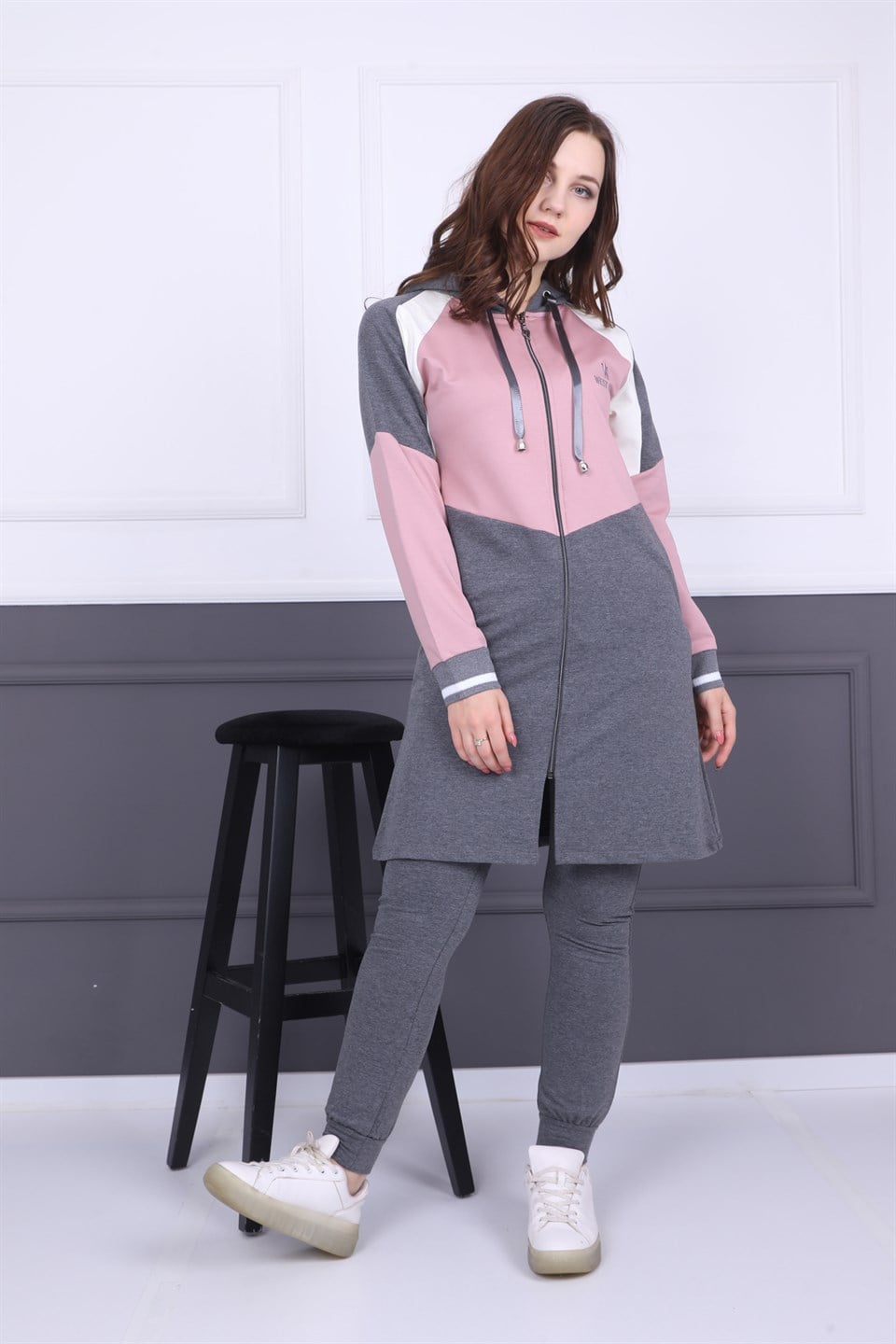 208937048 - Bayan Nakışlı Kapüşonlu Fermuarlı Tesettür Eşofman Takımı -westbound