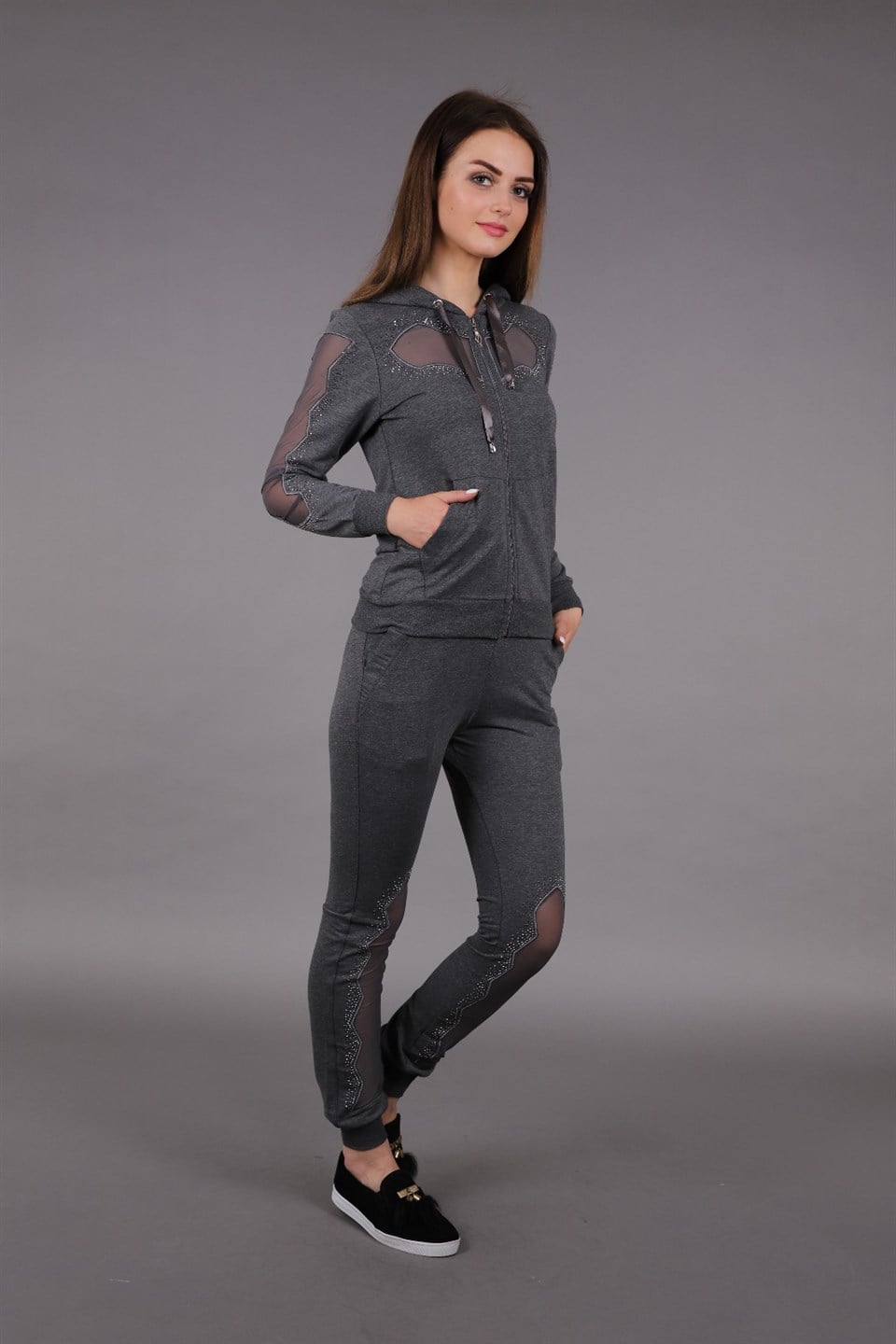 43018041 - Bayan Tül ve Taş Detaylı Kapüşonlu Fermuarlı Gri Eşofman Takım -westbound