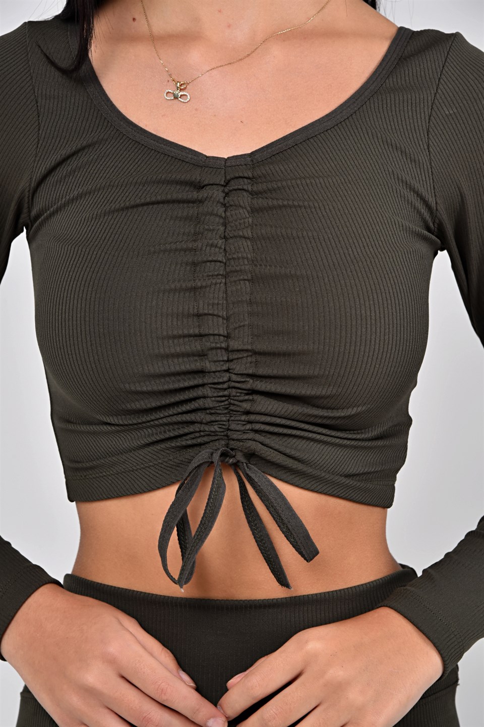 Aff-Fit-030 - İpli Büzgülü Crop Bustiyer - Siyah -westbound