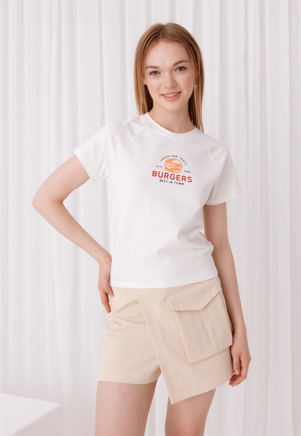 TG076 - Kadın Burgers Baskılı Kısa Kollu T-Shirt -TUBİA