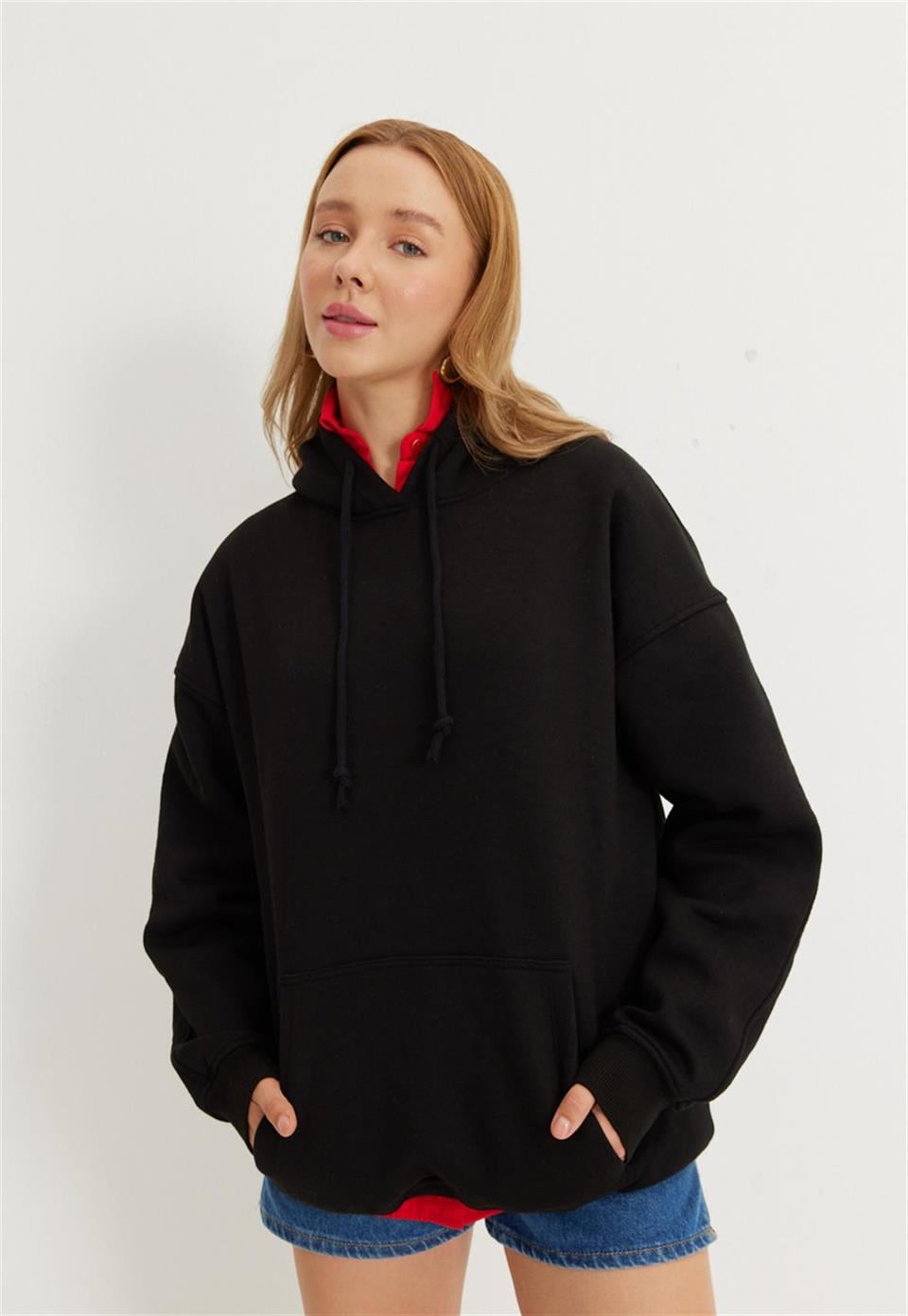 Kadın Siyah Renk Kapüşonlu Oversize Sweatshirt