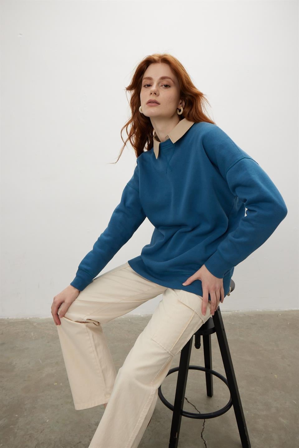 BF027 - Kadın V Detaylı Sweatshirt -TUBİA