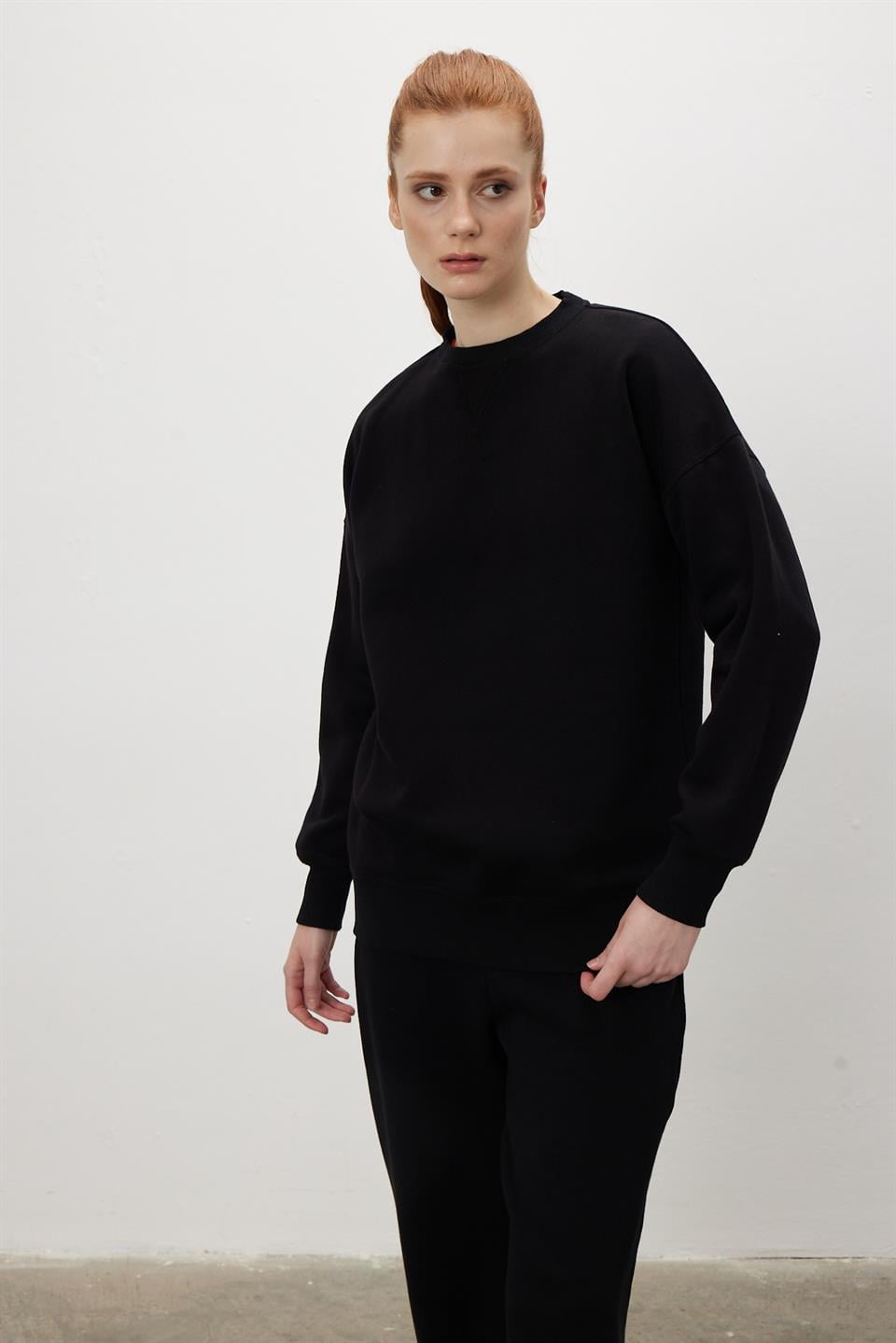 BF027 - Kadın V Detaylı Sweatshirt -TUBİA