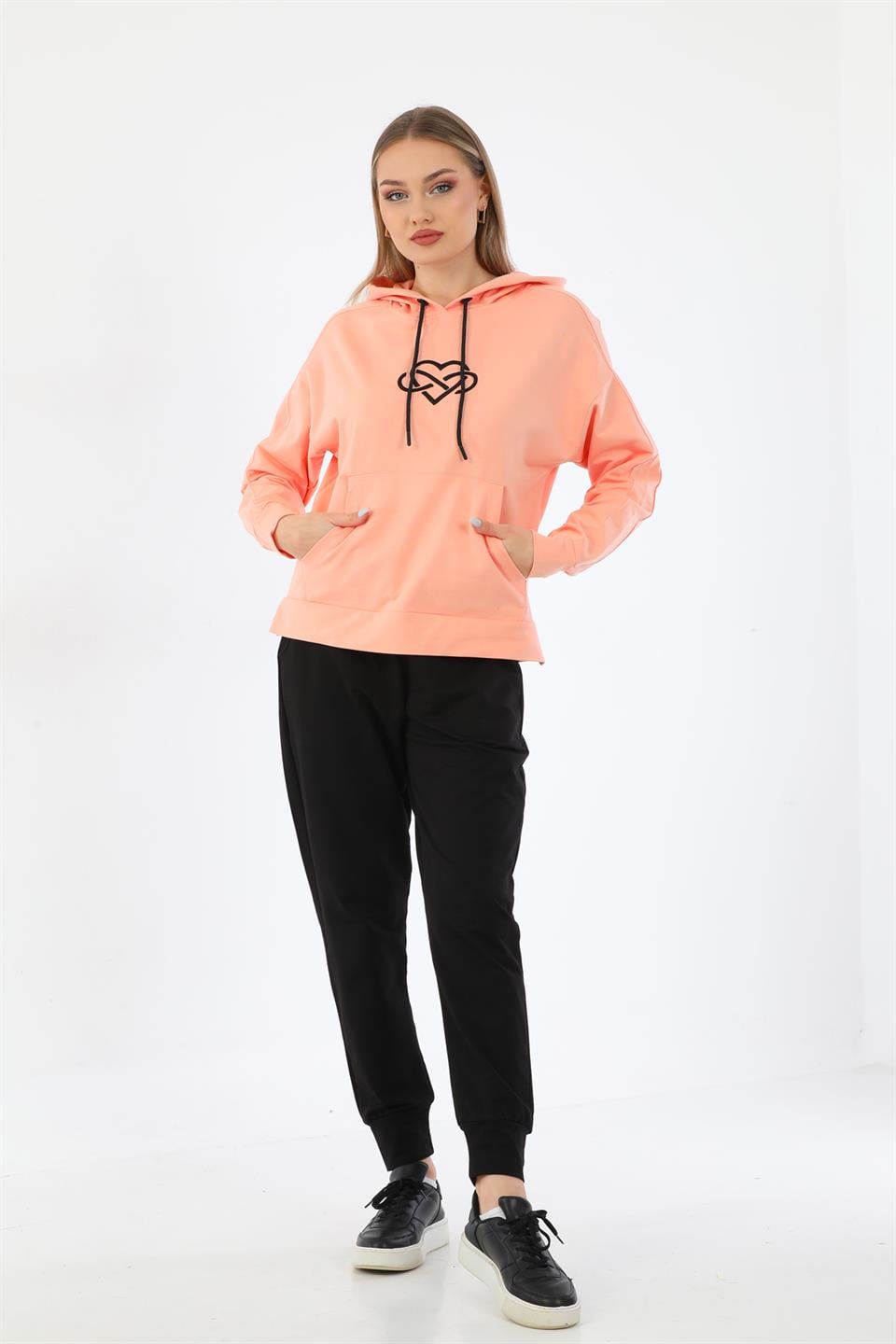 SS-1006 - Kalp Desenli Günlük  Sweat Jogger Kadın Spor Takım  Pudra -westbound