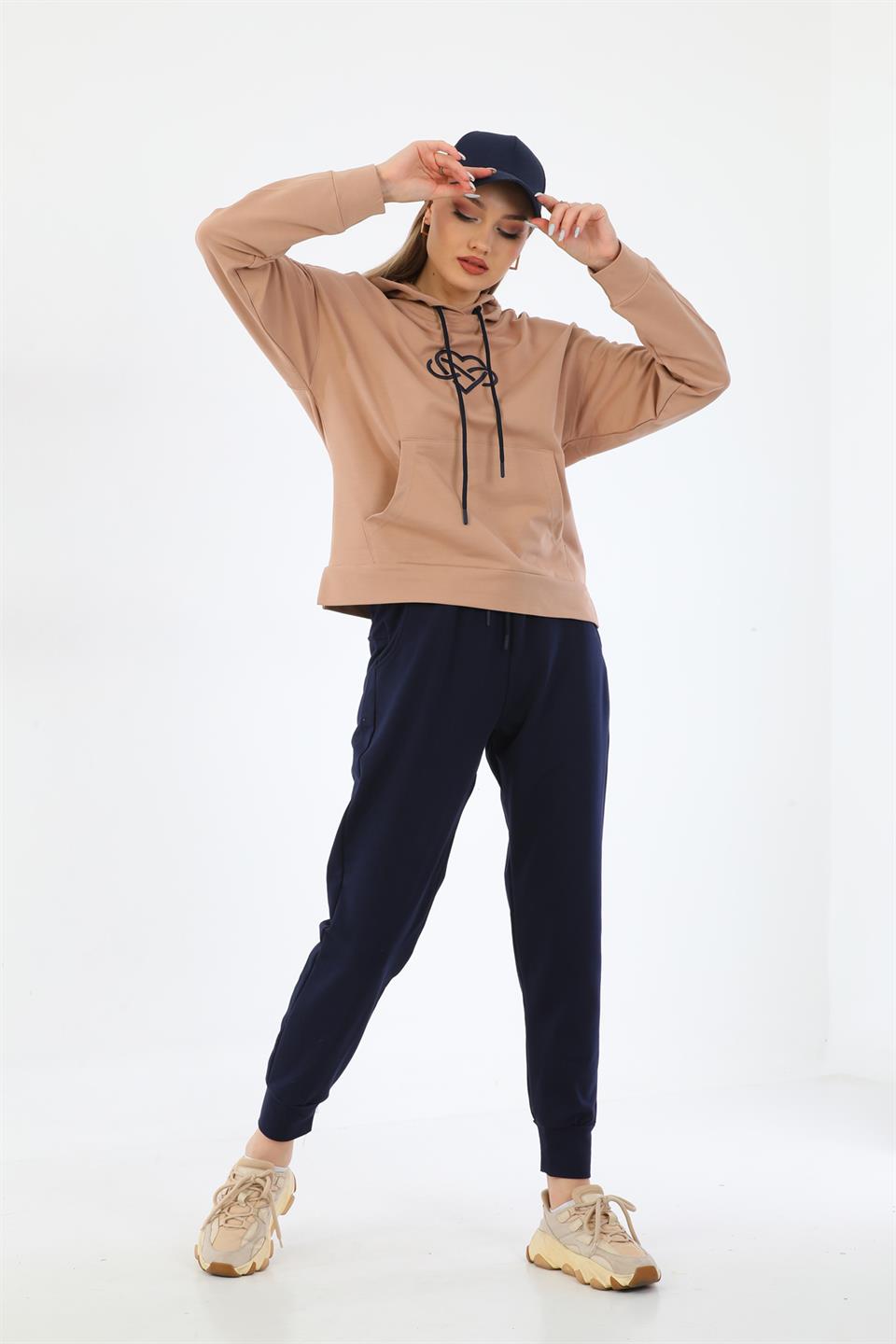 SS-1006 - Kalp Desenli Günlük  Sweat Jogger Kadın Spor Kombin Vizon -westbound