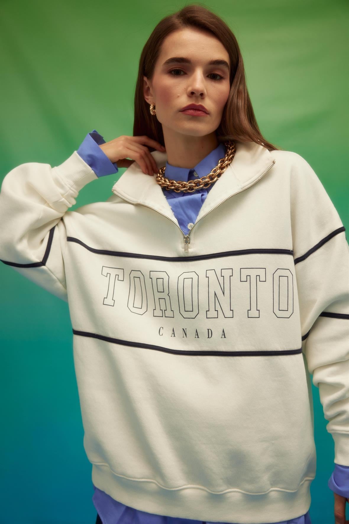 Şardonlu Yarım Fermuarlı Baskılı Sweatshirt
