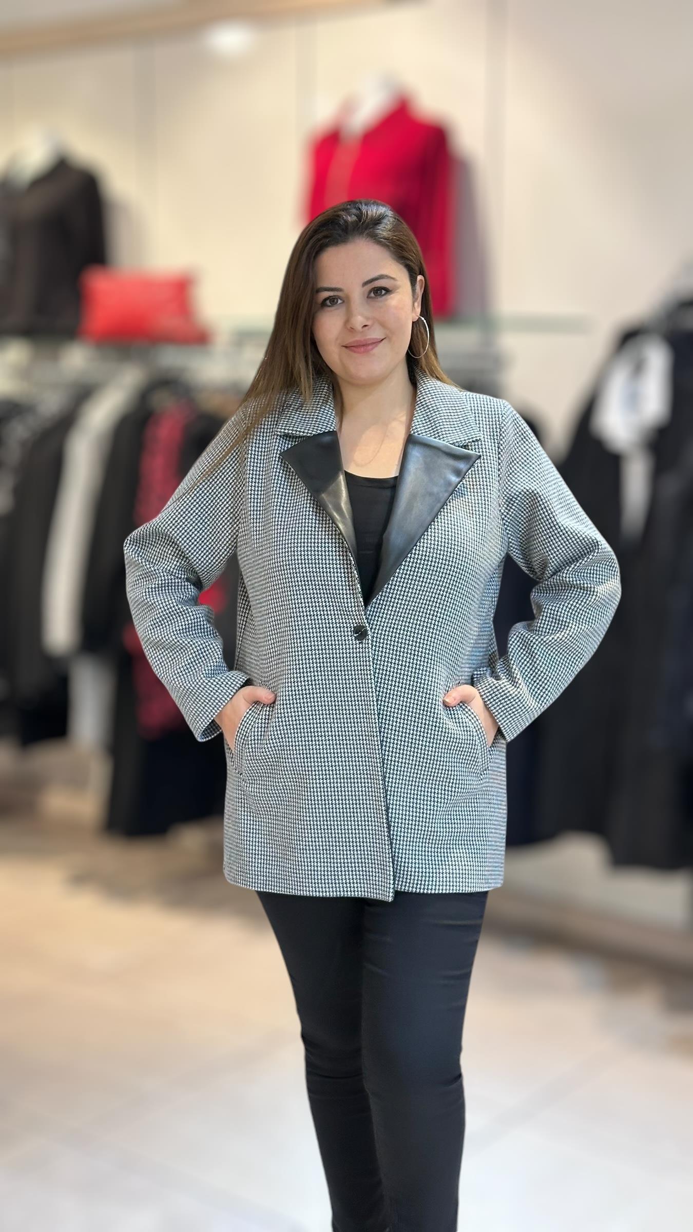 Yaka Detaylı Ceket 6521
