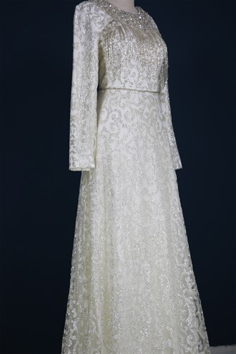 05-553 Komple İşlemeli Simli Pullu Taşlı Abiye - Ekru