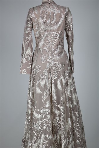 05-722 Hakim Yaka Komple İşlemeli Abiye - Vizon