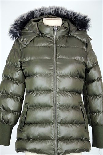 3714 Kürklü Kapişonlu Sıkı Dolum Mont