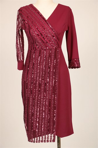 38630 Tek Tarafı Pullu Kol Ucu Manşetli Elbise - Bordo