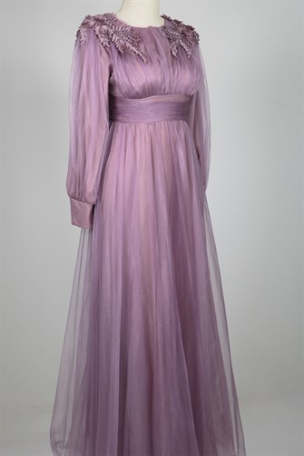 38819 Omuzlar Çiçekli Uzun Tül Elbise