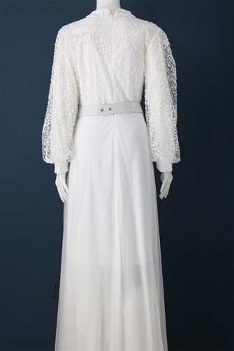 38994 Omuzları Beli Büzgülü Uzun kol U.Elbise - Beyaz