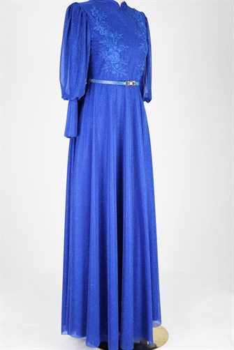 40091 Yaka Ve Kemer Detaylı Simli Elbise