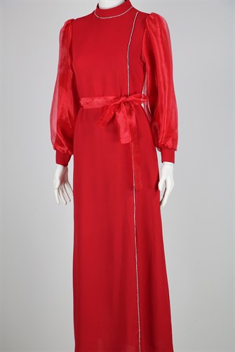 4180 Yakası Ve Önü Taşlı Kolları Organize Elbise - Kırmızı