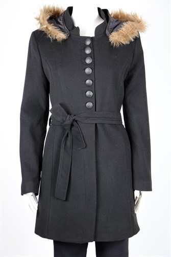 Önü Sık Düğmeli Kaşe Kaban