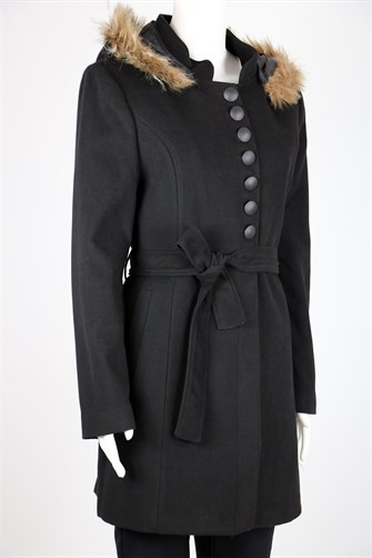 Önü Sık Düğmeli Kaşe Kaban