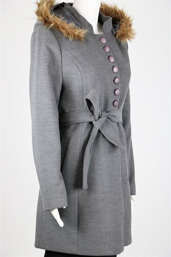 Önü Sık Düğmeli Kaşe Kaban