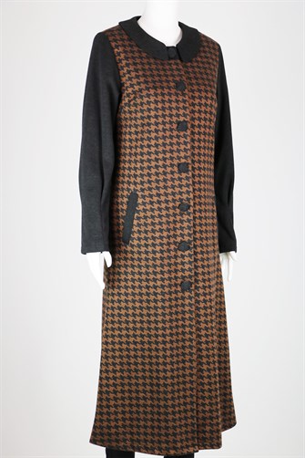 Yakalı Düğmeli Kap