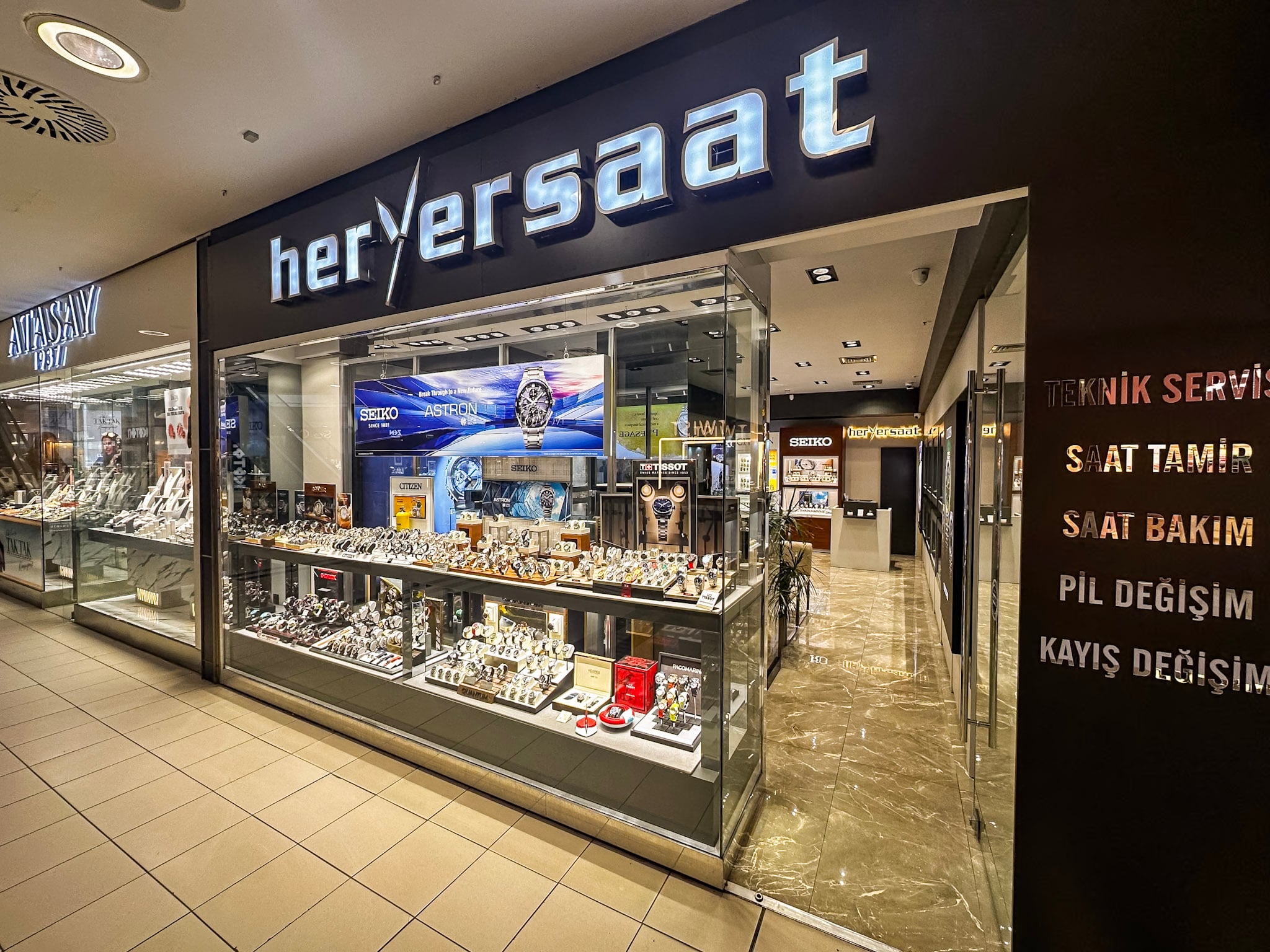 Heryersaat Mağaza İçi
