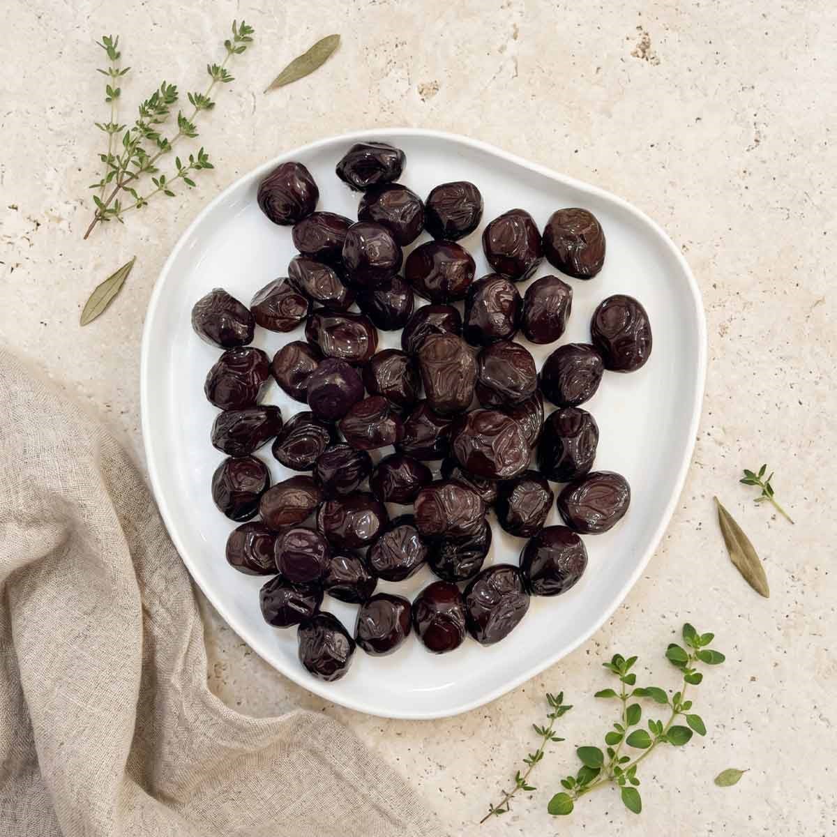 Ayolis Premium Gurme Yağlı Salamura Siyah Zeytin XL 650 g (Zeytinyağlı)