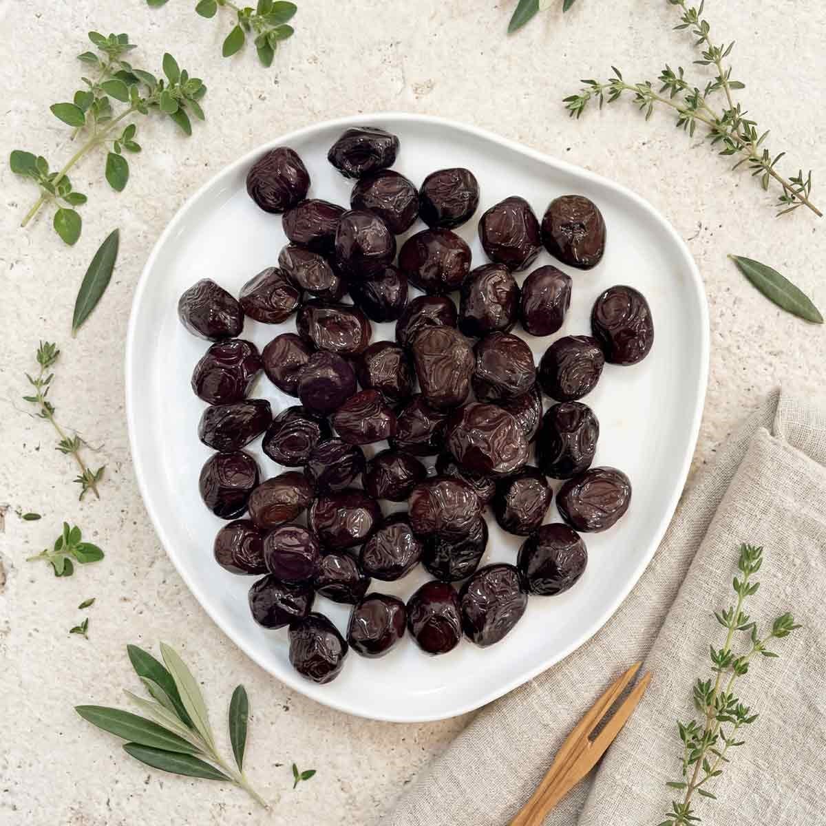 Ayolis Premium Gurme Yağlı Salamura Siyah Zeytin XL 950 g (Zeytinyağlı)