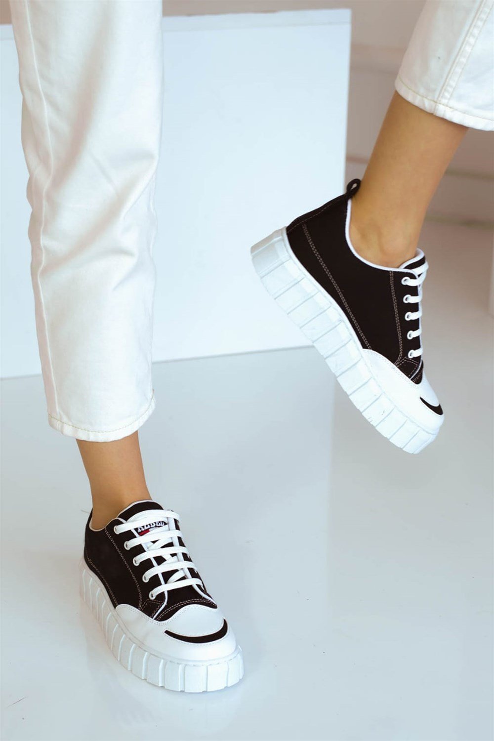 Parparastil Beyaz Termo Taban Siyah Keten Kadın Spor Ayakkabı