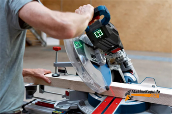 Bosch GCM 18V-305 GDC Aküsüz Gönye Testere