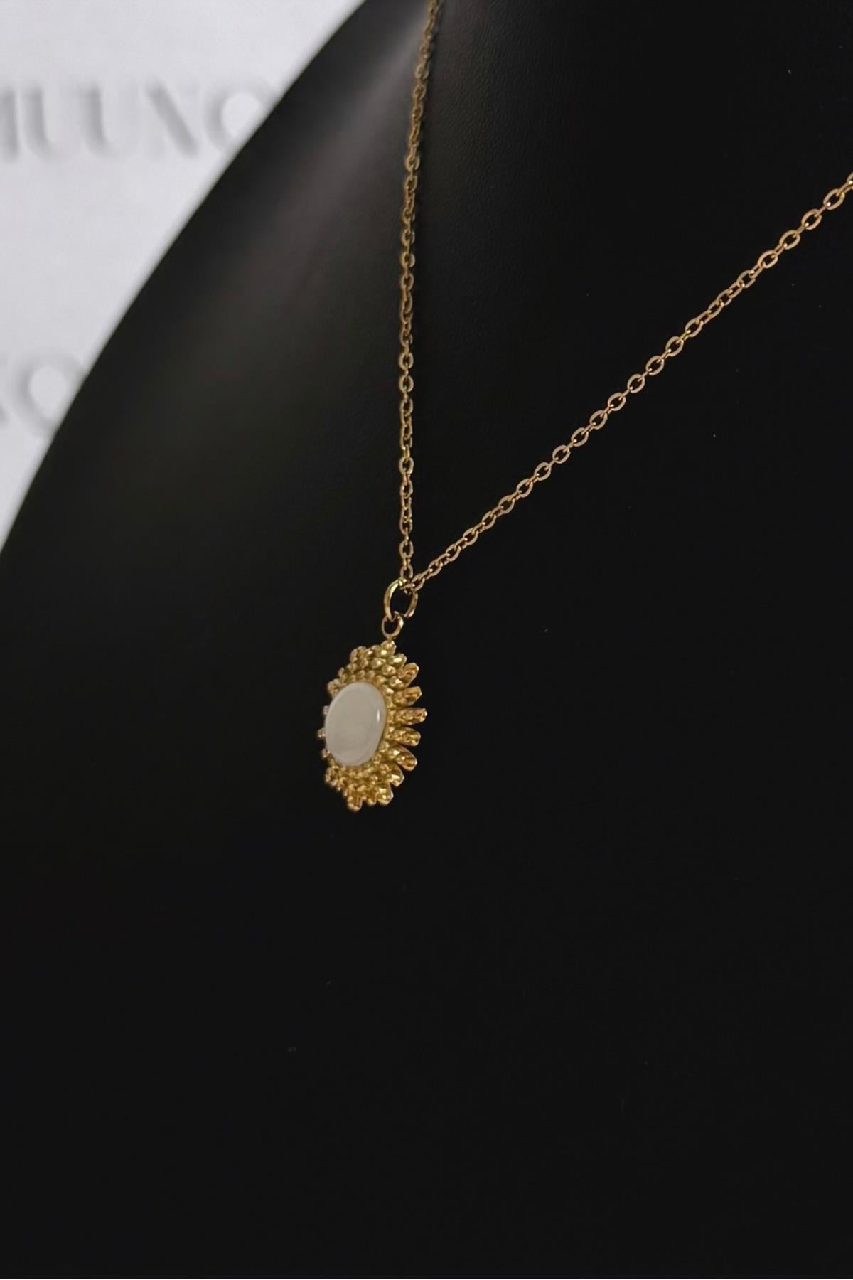 Gold Çelik Bej Taşlı Güneş Vintage Kolye