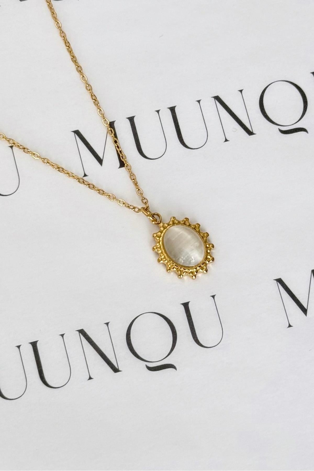 Gold Çelik Bej Taşlı Oval Motifli Vintage Kolye