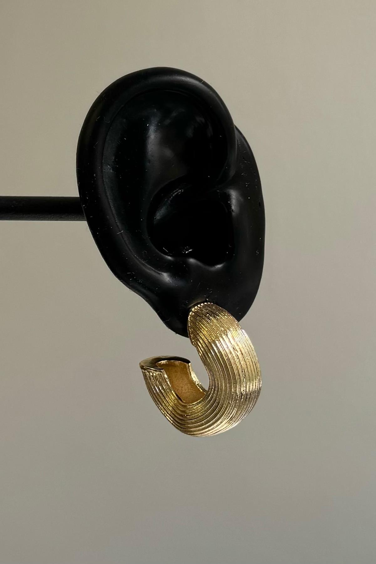 Gold A.K. Çizgili Kalın Küpe