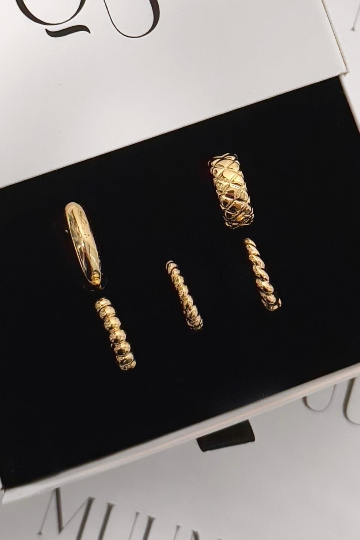 Gold Döküm Bir Set Küpe Karışık Model