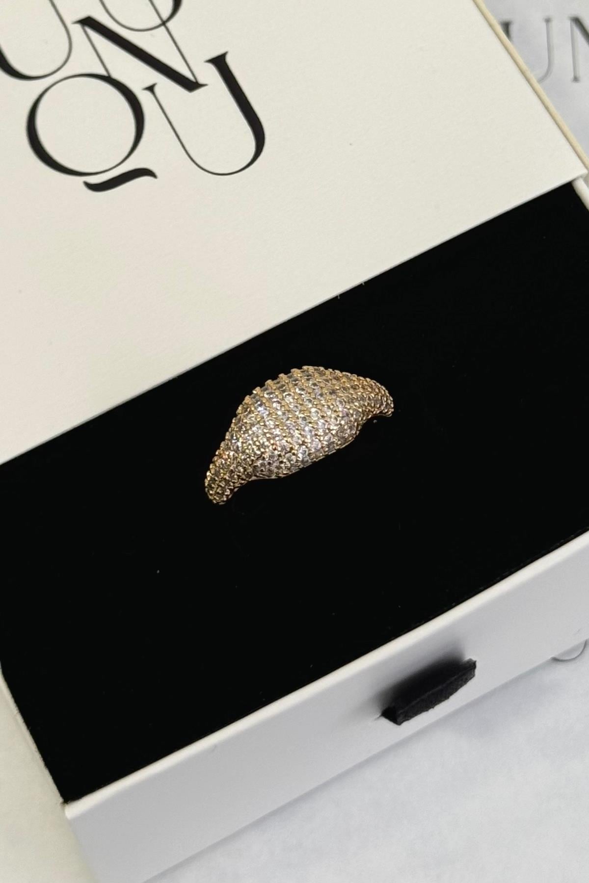 Gold A.K. Komple Taşlı Bombe Yüzük