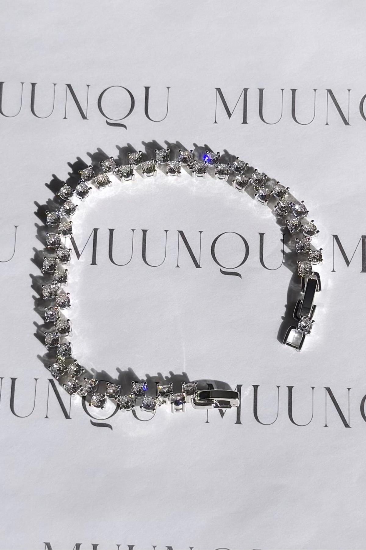 Özel Döküm Gümüş Taşlı Eni 6mm Çapraz Tasarım Bileklik