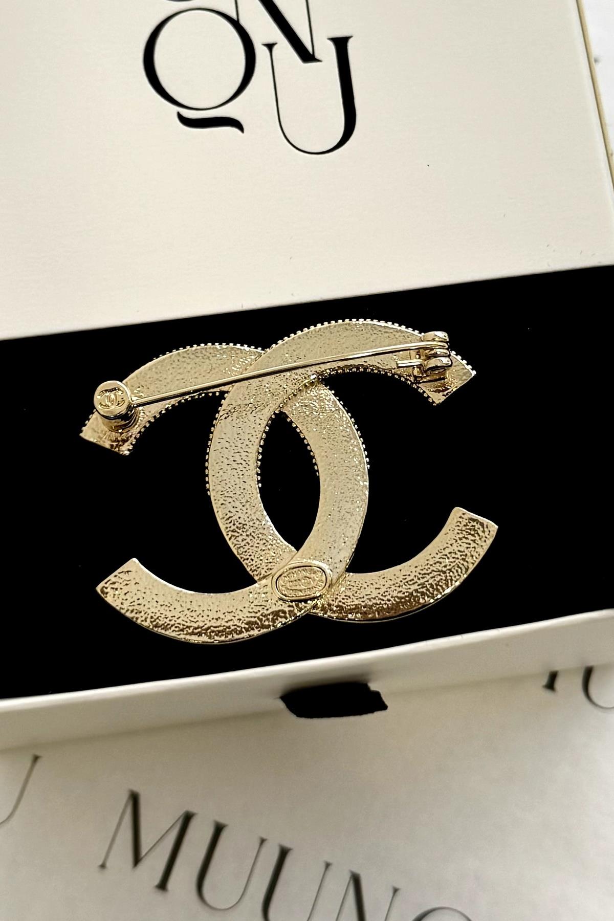 Özel Gold A.K. Yarı Taşlı Chnl Broş 3x4cm