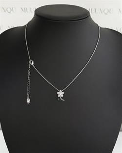 Özel Gümüş A.K. Zirkon Taşlı Çiçek Motif Kolye
