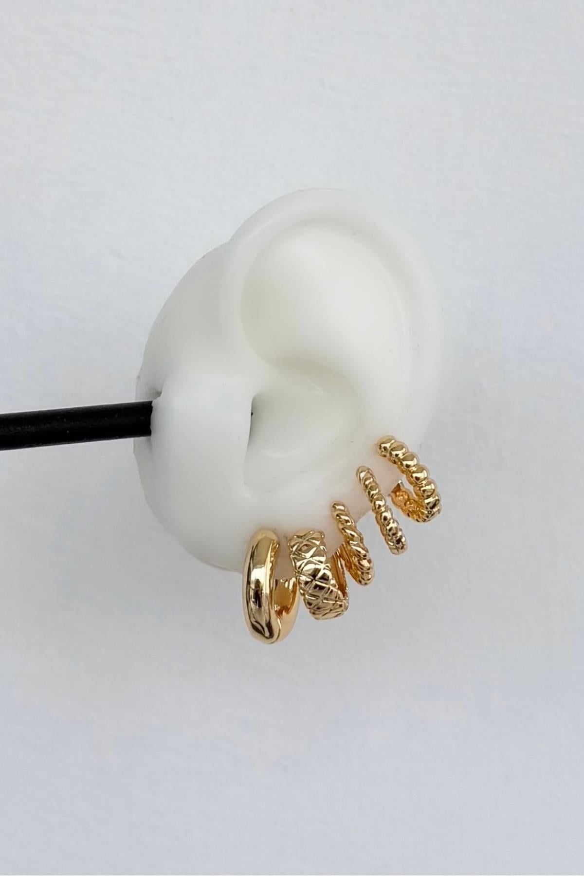 Gold Döküm Bir Set Küpe Karışık Model