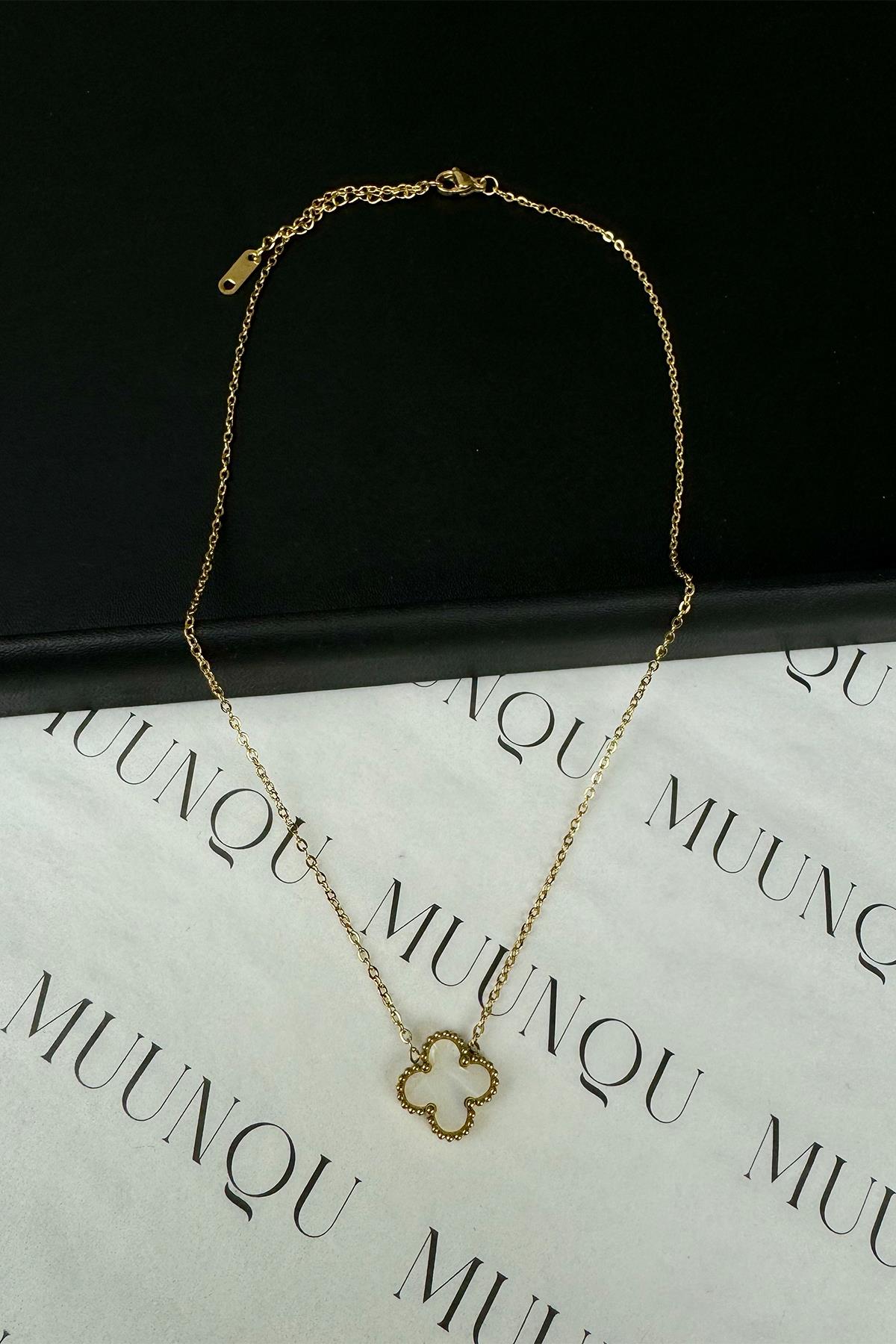 Gold Sedef Beyaz VC Model Yonca Kolye