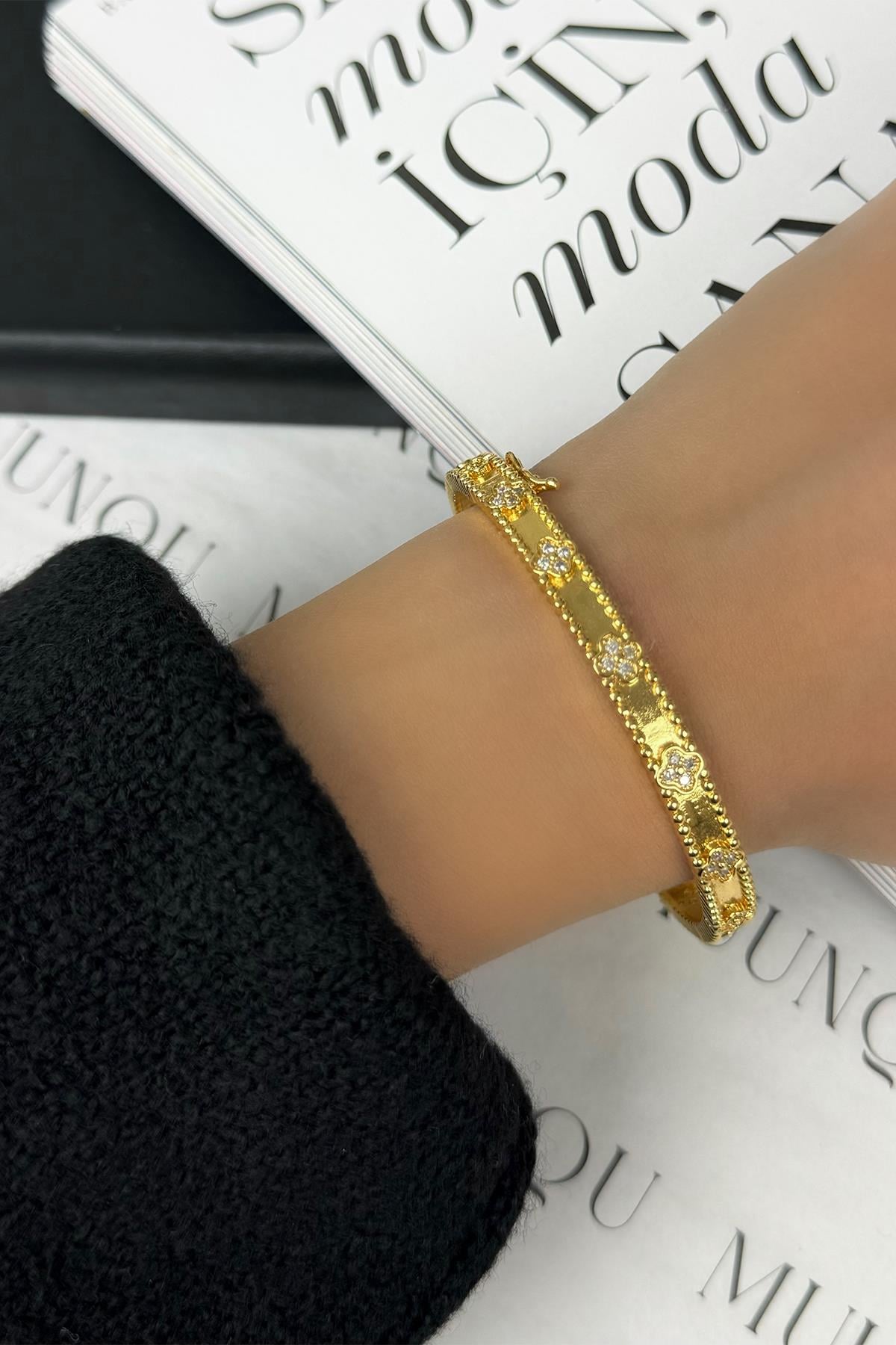 Gold Taşlı VC Model Yonca İthal Kelepçe