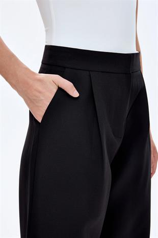 Kadın  Bol Paça Kumaş Pantolon Siyah