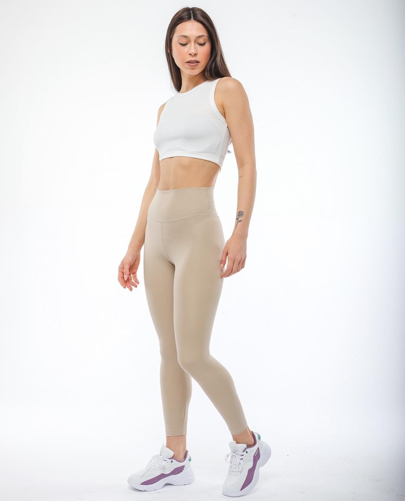 Katta xorozlar porno hd Jana Kovaning porno videosini tomosha qiling